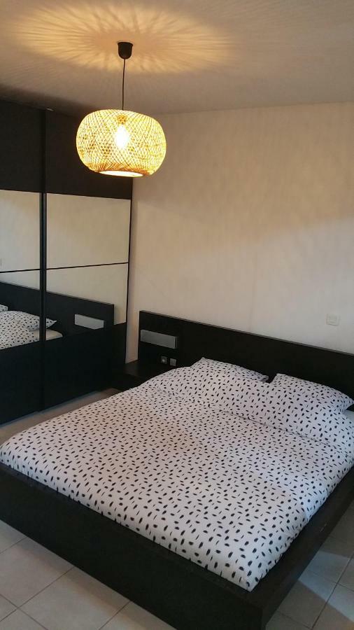 Apt 50M2 Avec Balcon Tout Equipe Proche D'Avignon Apartamento Pernes-les-Fontaines Exterior foto